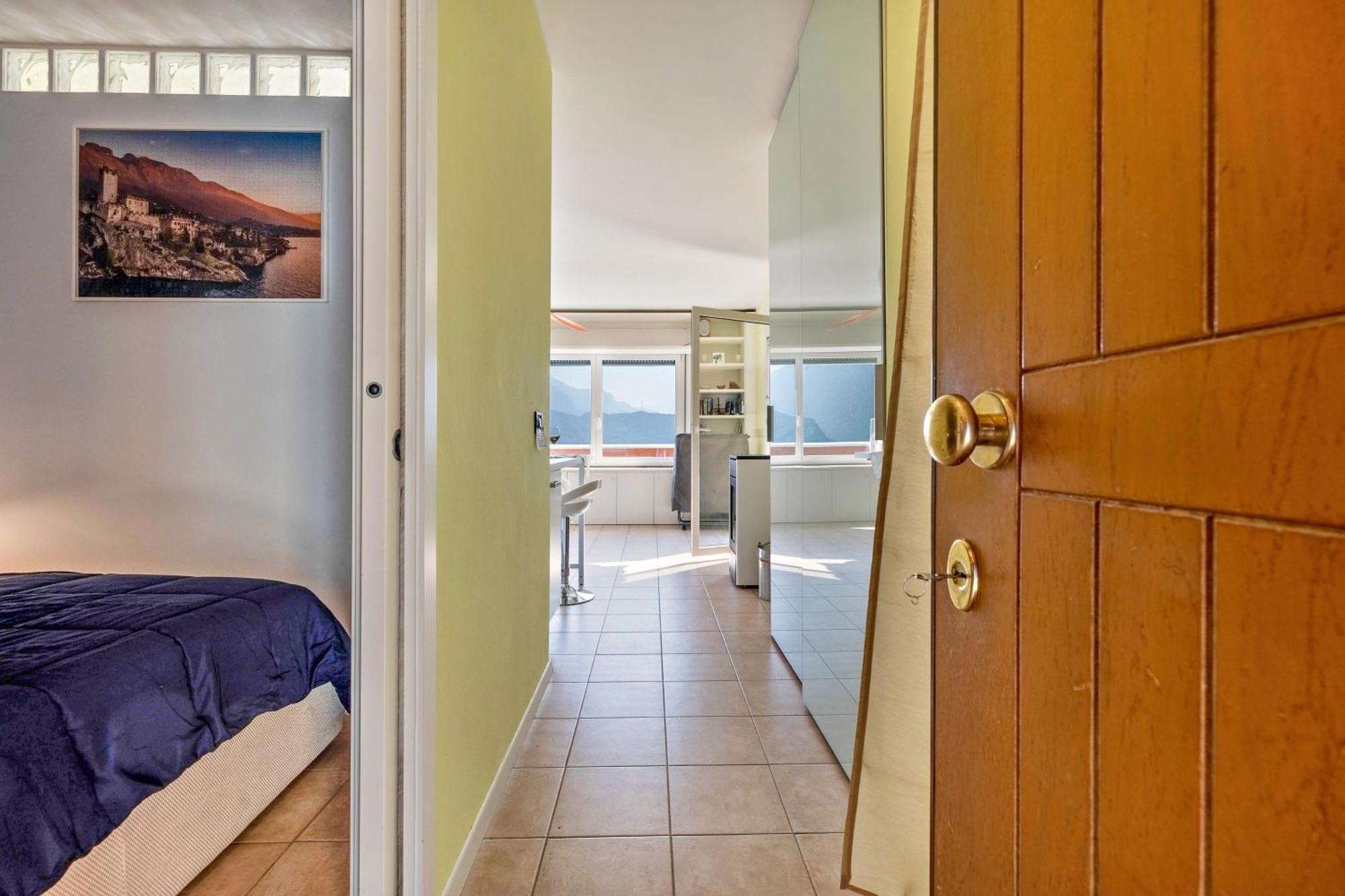 Casa Sara With Swimming Pool Apartment ริวาเดลการ์ดา ภายนอก รูปภาพ