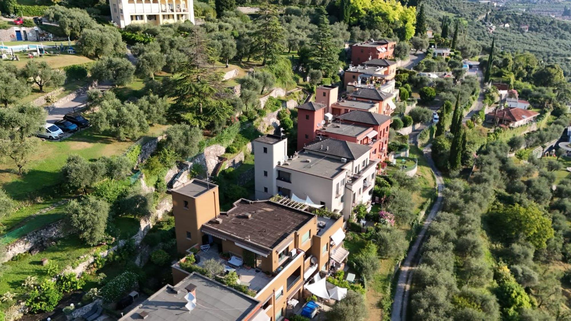 Casa Sara With Swimming Pool Apartment ริวาเดลการ์ดา ภายนอก รูปภาพ