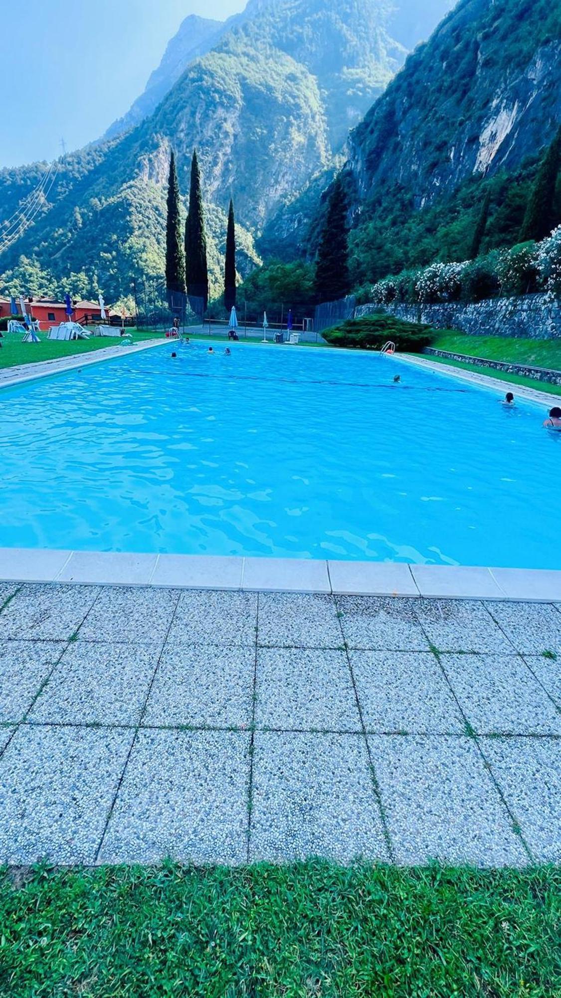 Casa Sara With Swimming Pool Apartment ริวาเดลการ์ดา ภายนอก รูปภาพ